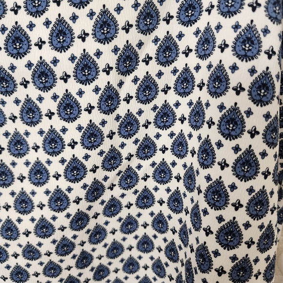 Blue and White Fitted Crop Camisole - Picture 3 of 5